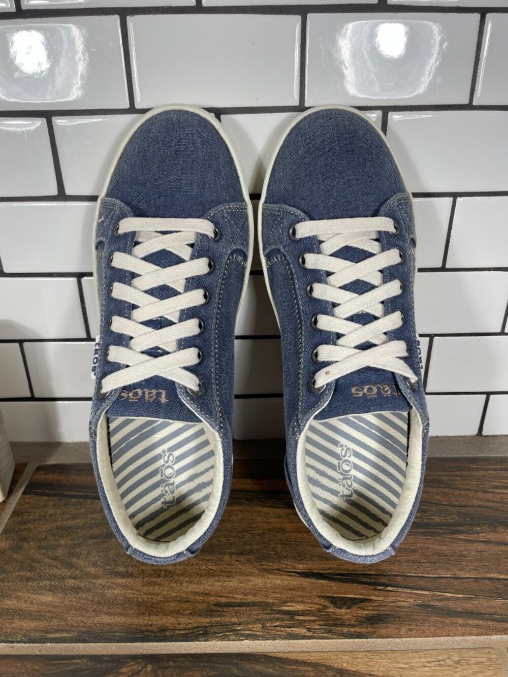 Taos Star Shoes Womens Size 8.5 Blue Wash Canvas Casual Low Top Lace Up Sneaker - Picture 7 of 13